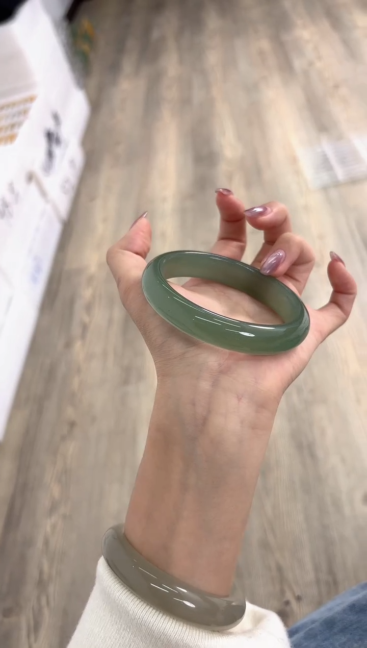 未镶嵌手镯石英质玉83-61D