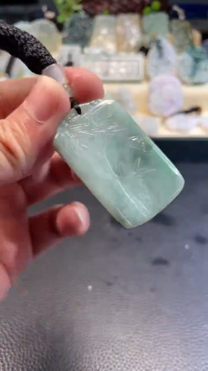 颈饰未镶嵌翡翠11/06/012