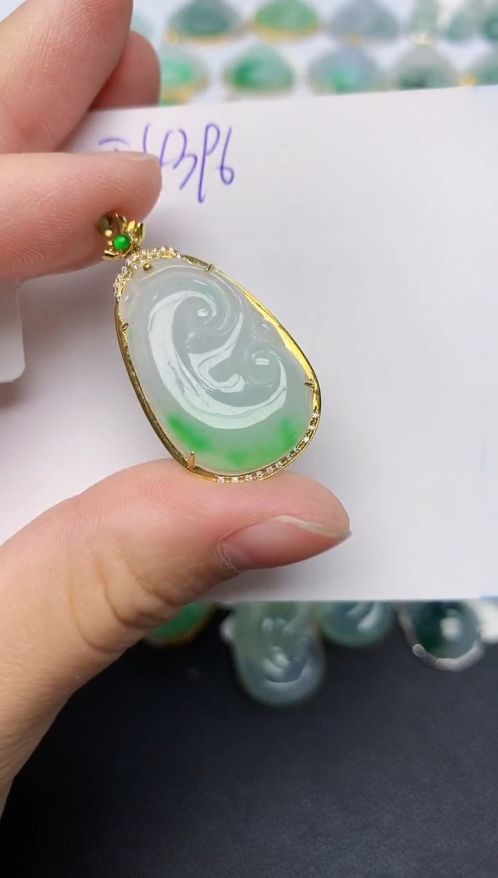 颈饰18K金镶嵌翡翠天然缅甸A货翡翠百元以上9元证书费自理