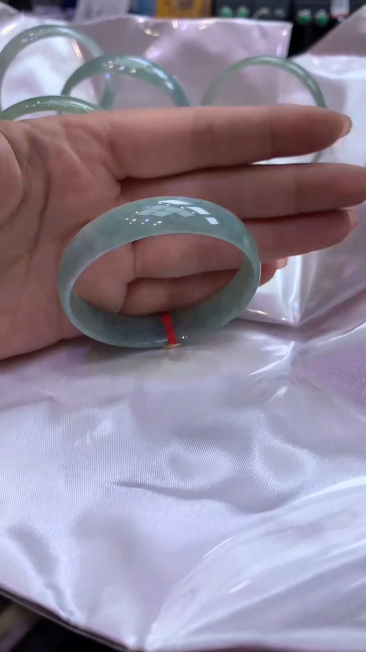 【闪购商品】翡翠手镯未镶嵌天然A货翡翠没运费险