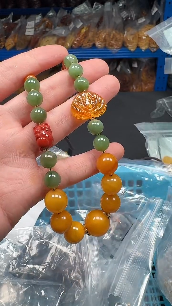 未镶嵌颈饰蜜蜡021