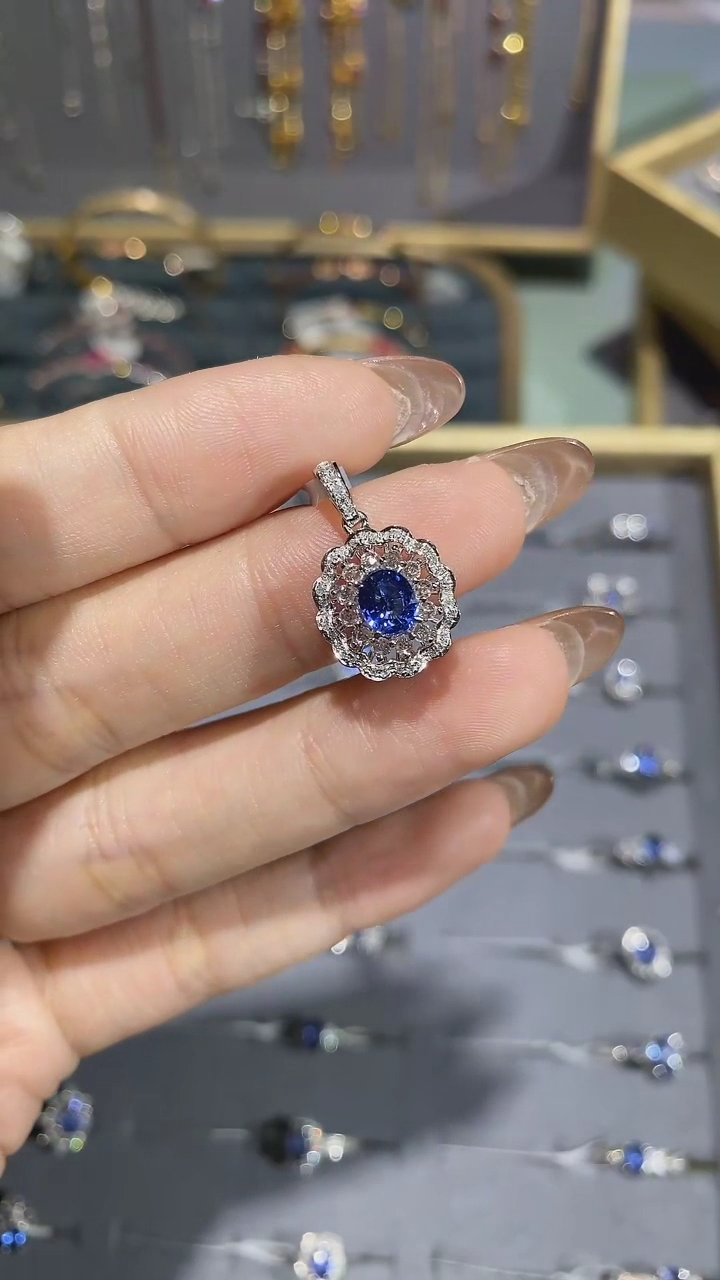 【闪购商品】蓝宝石颈饰18K金镶嵌吊坠