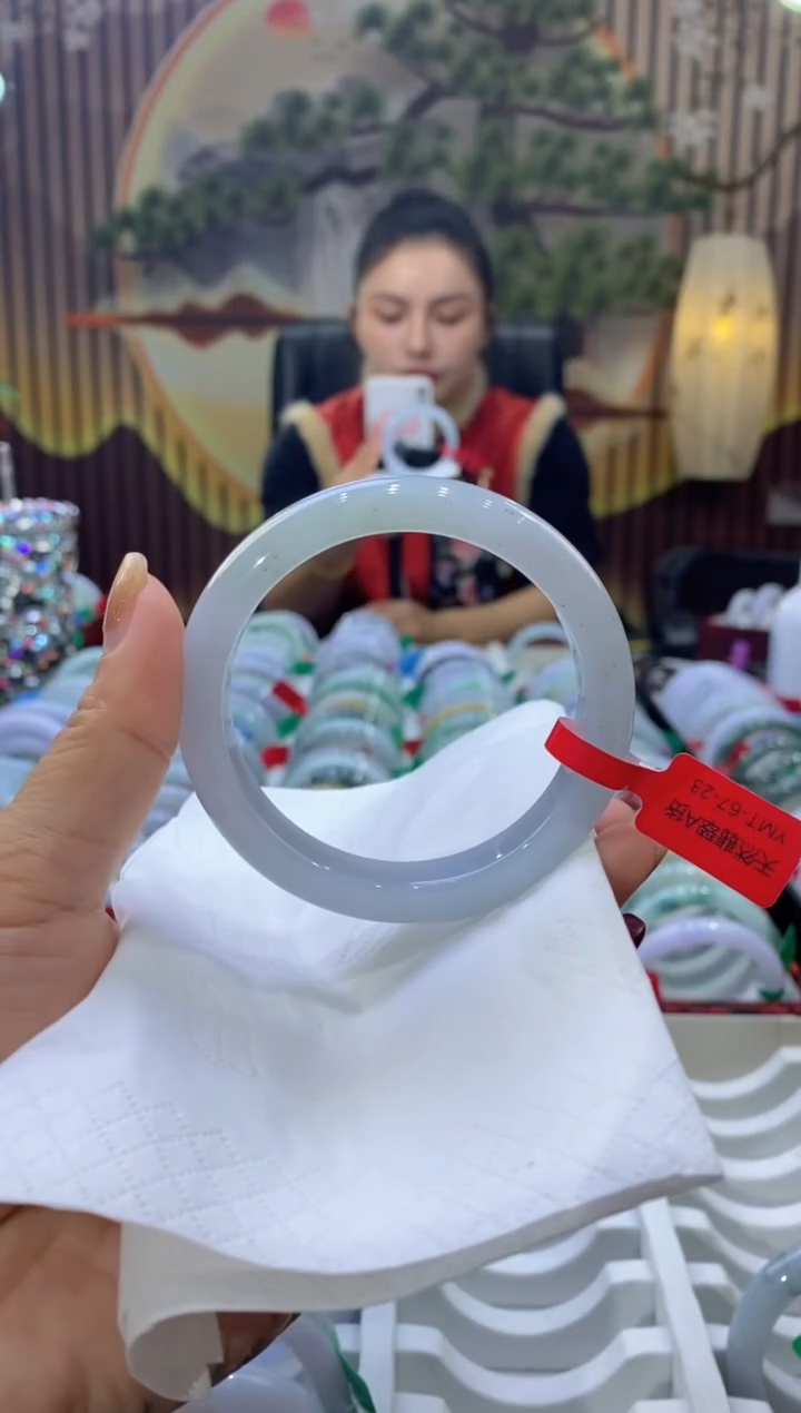 【闪购商品】翡翠手镯未镶嵌多人06291