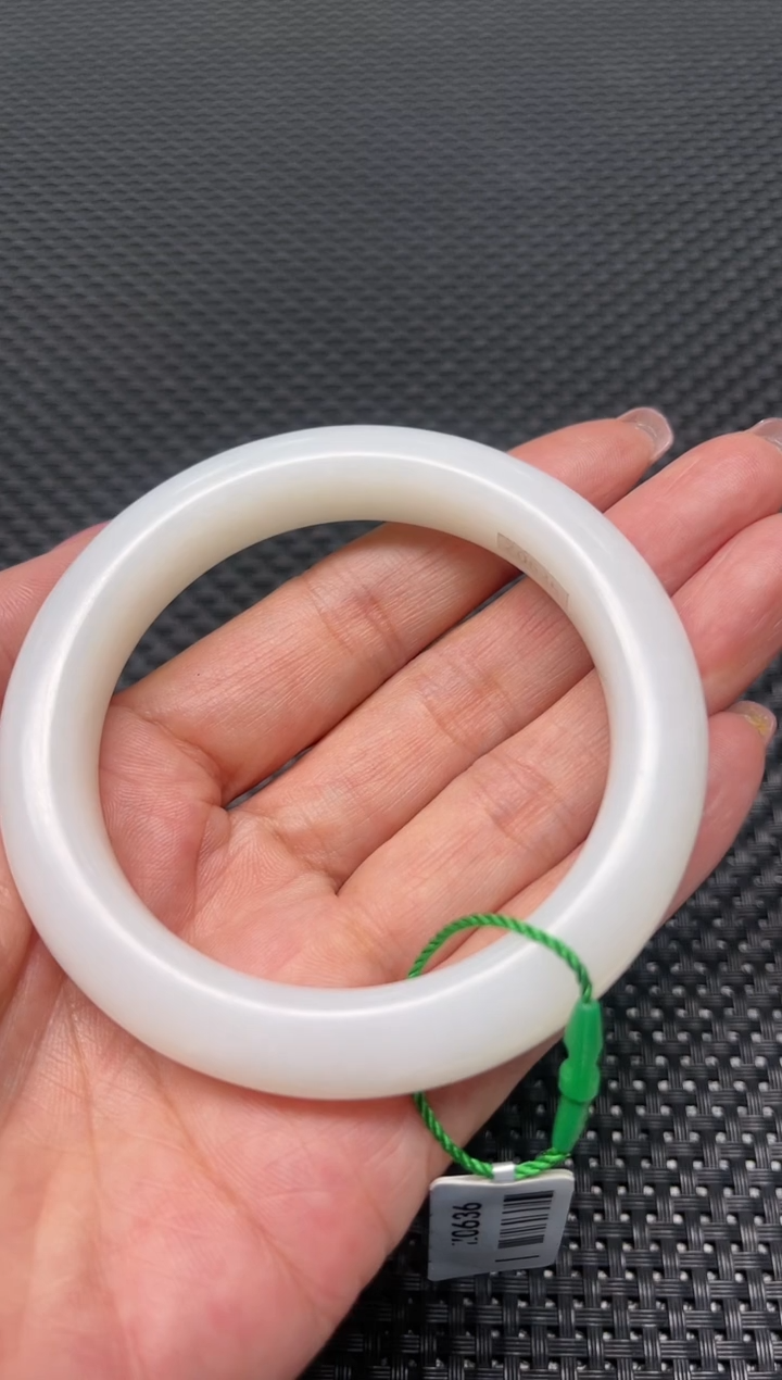 【闪购商品】和田玉未镶嵌手镯多样性发1件 圈口约59