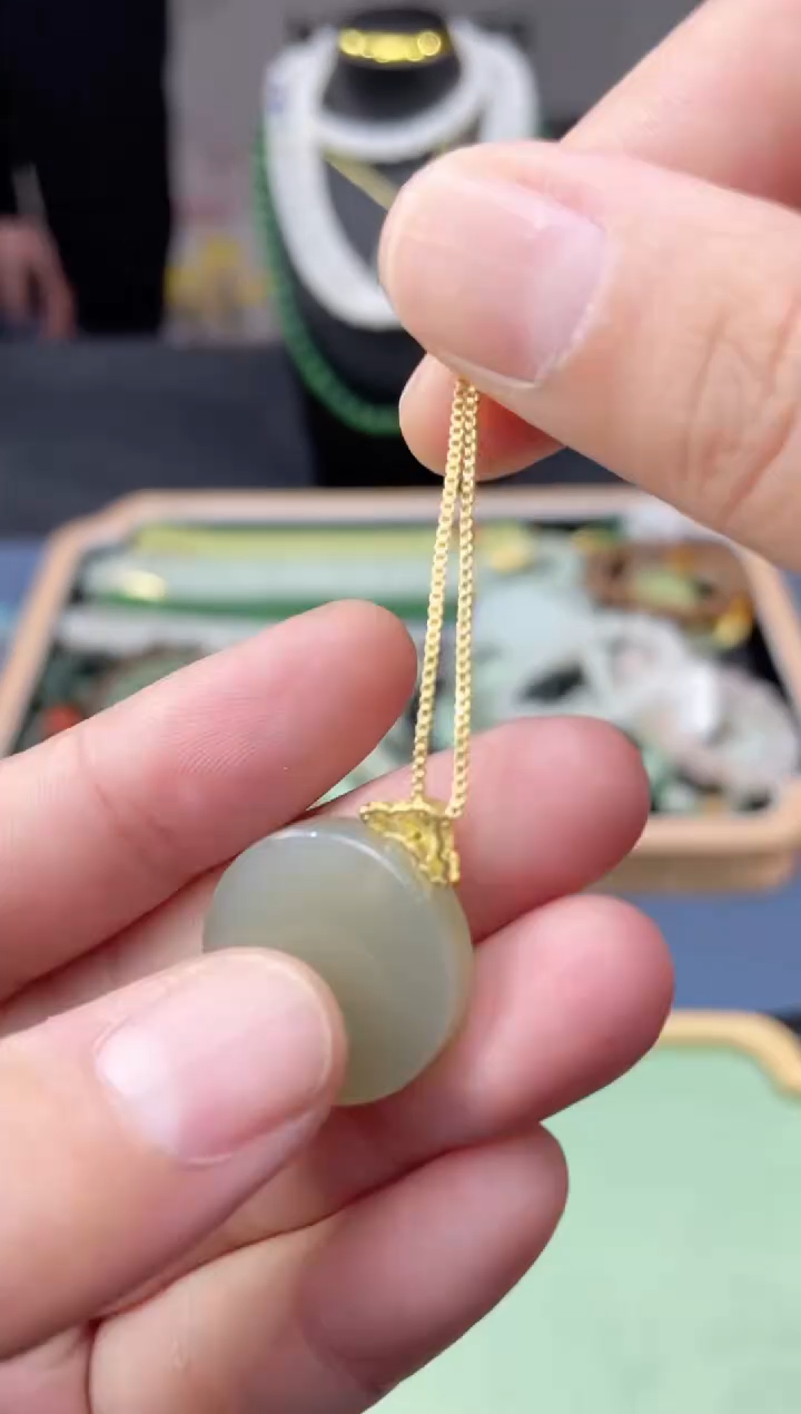 吊坠(不含链)未镶嵌和田玉（青玉）平安扣