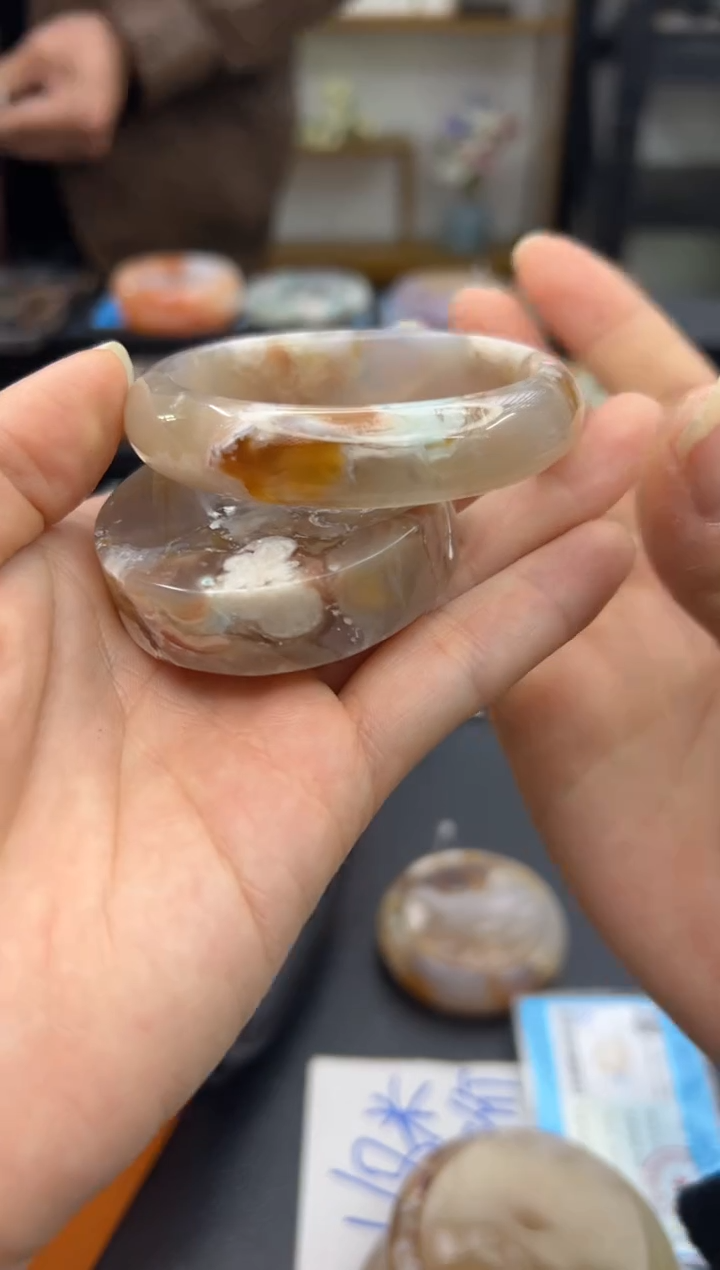 【闪购商品】石英质玉手镯未镶嵌A196(54圈赠送镯心)