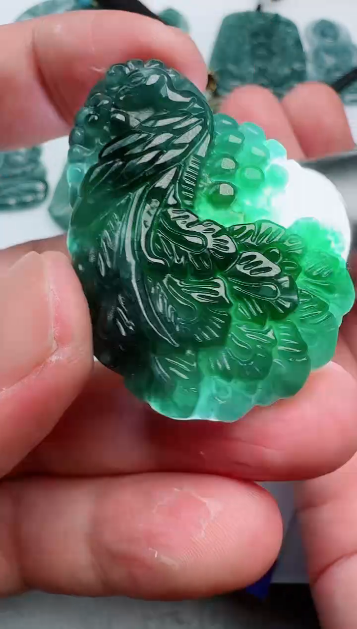 【闪购商品】翡翠颈饰未镶嵌多样性随机发其一