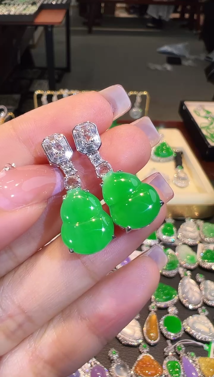 【闪购商品】翡翠耳饰18K金镶嵌翡翠