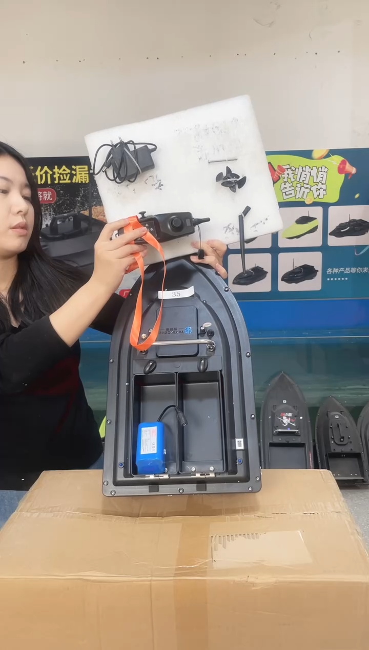 二手船处理 7.4VGPS两点双仓版 配12000毫安电池 编号35