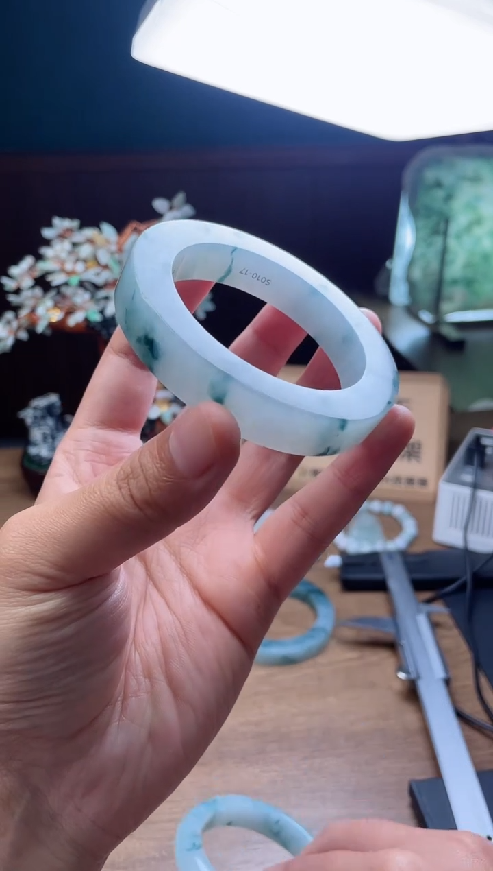 【闪购商品】定制翡翠手镯未镶嵌定制