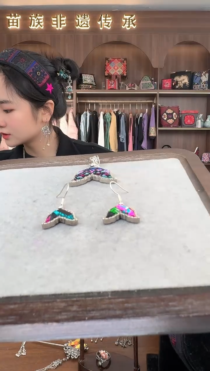 【闪购商品】织绣扶光苗绣传承57