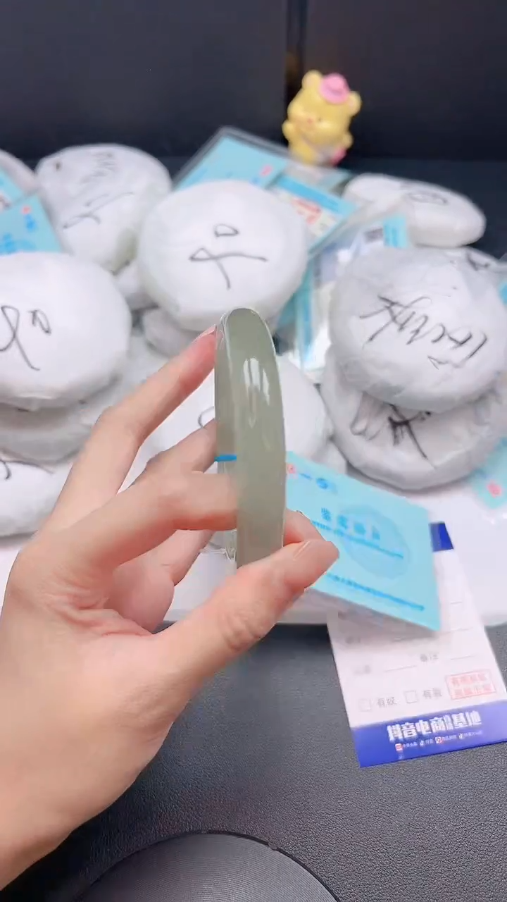 未镶嵌手镯石英质玉24G35-62