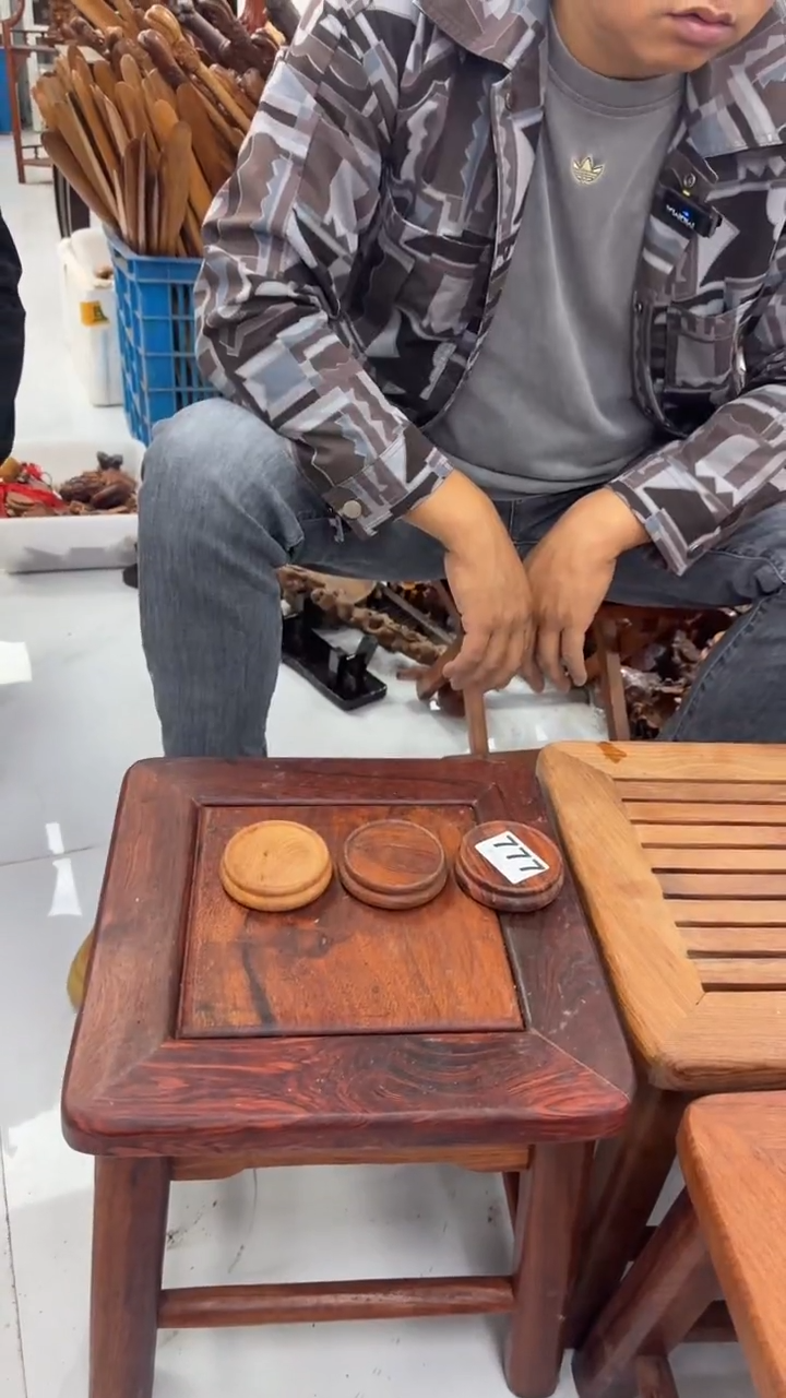 花梨木类木雕款工艺品8888888888