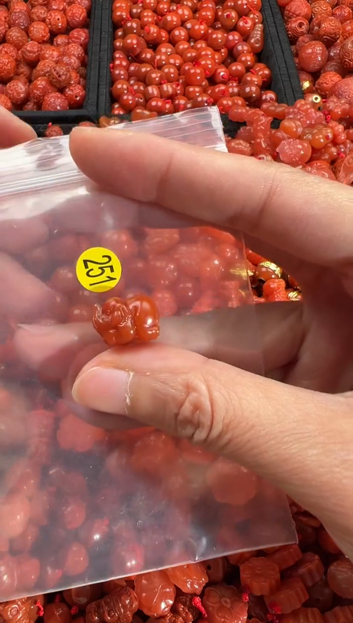 【闪购商品】南红玛瑙颈饰未镶嵌1