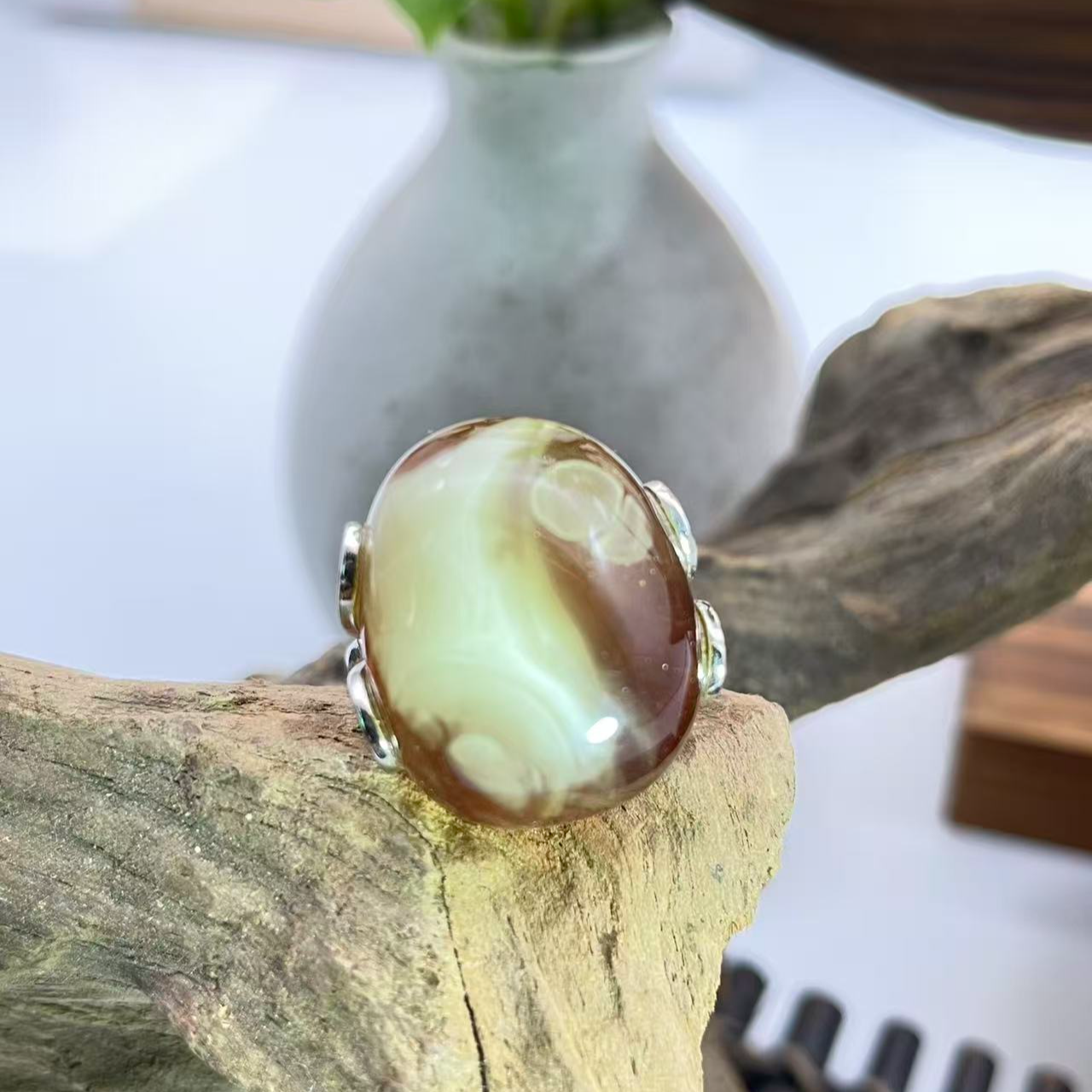 天然精美意境琥珀戒指