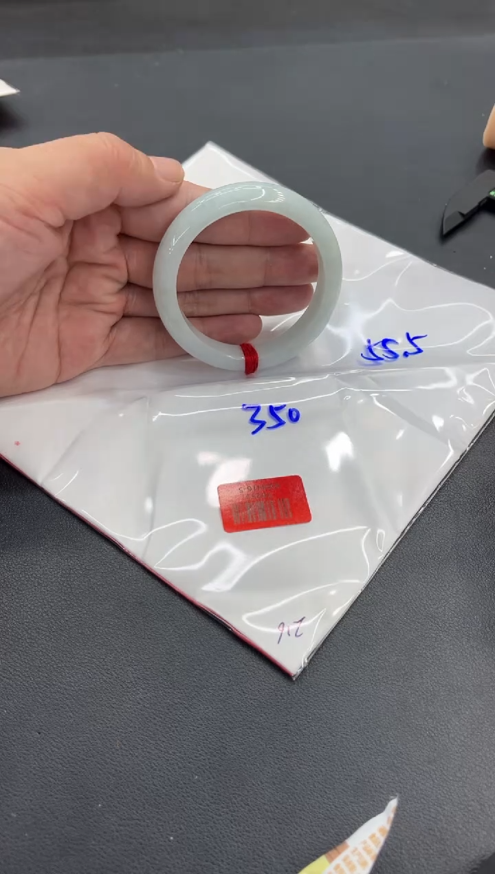 未镶嵌手镯翡翠翡翠手镯