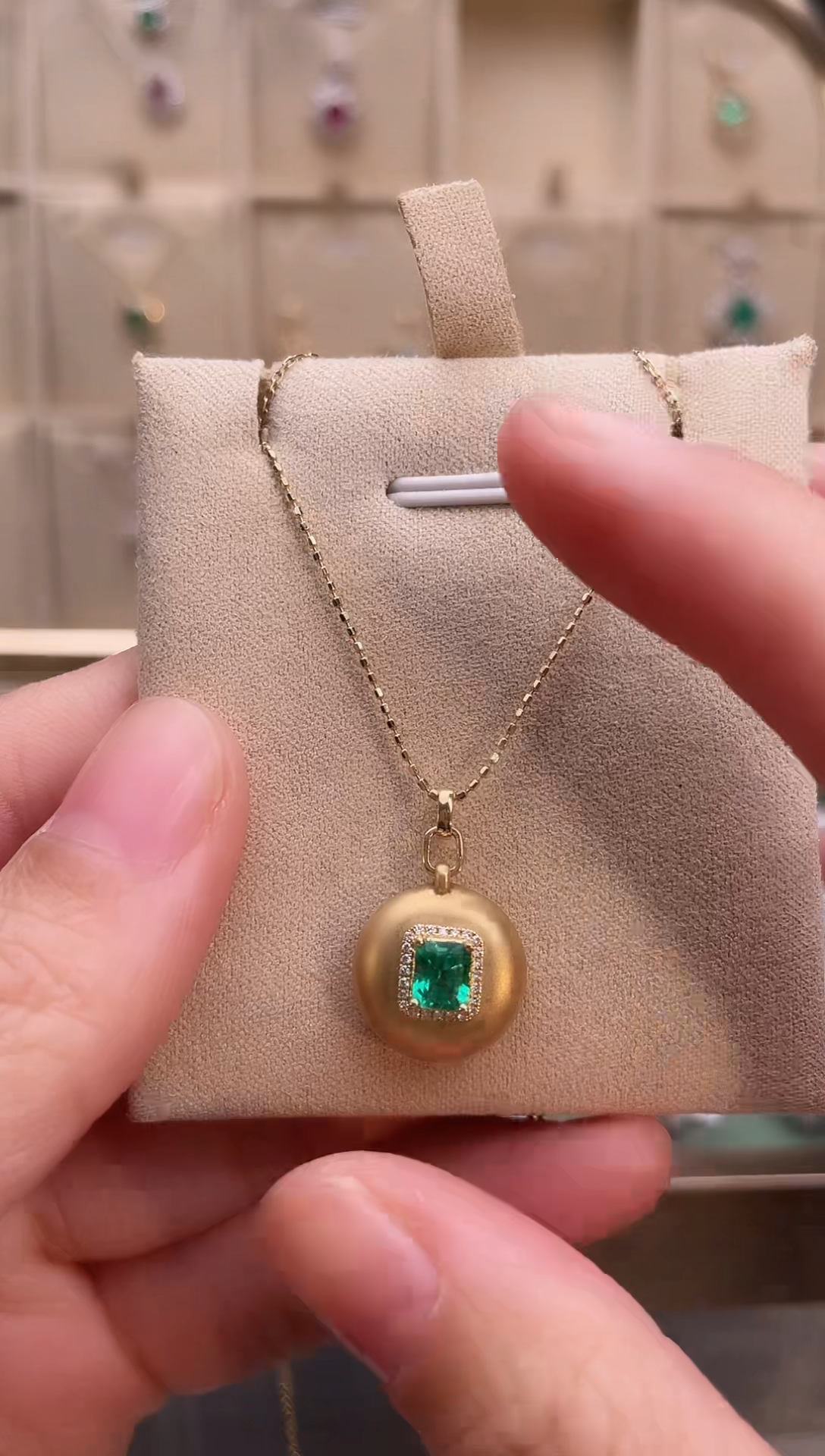 【闪购商品】祖母绿颈饰18K金镶嵌哥伦比亚主石：0.4ct