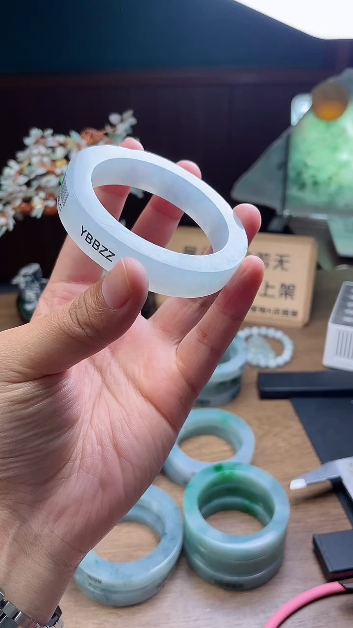 定制翡翠手镯未镶嵌定制