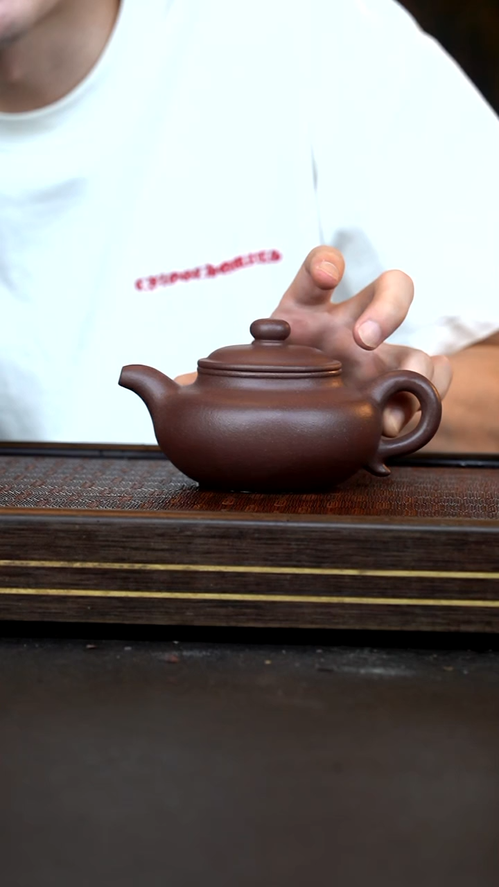 茶壶紫砂XJ   大水潭紫泥    仿古    260cc