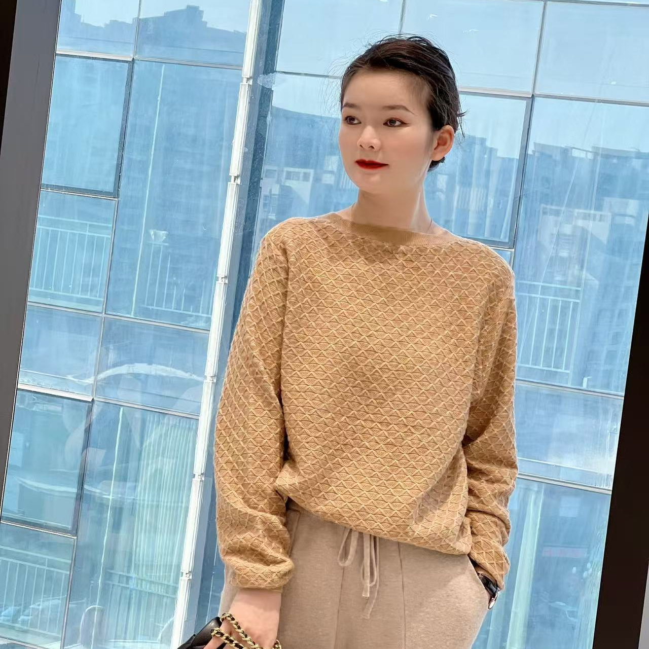 普拉那  457  圆领长袖宽松女装秋冬休闲针织衫网红时尚