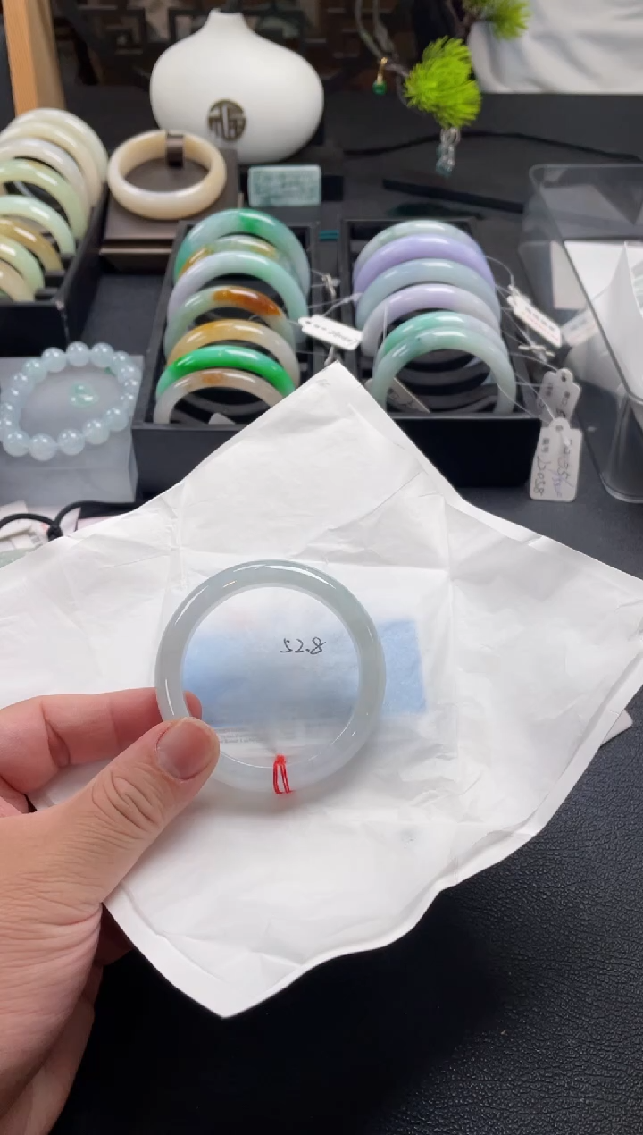 【闪购商品】翡翠手镯未镶嵌52.8正圈 有纹裂