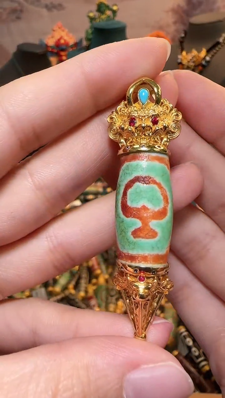 【闪购商品】玛瑙吊坠18K金镶嵌吊坠