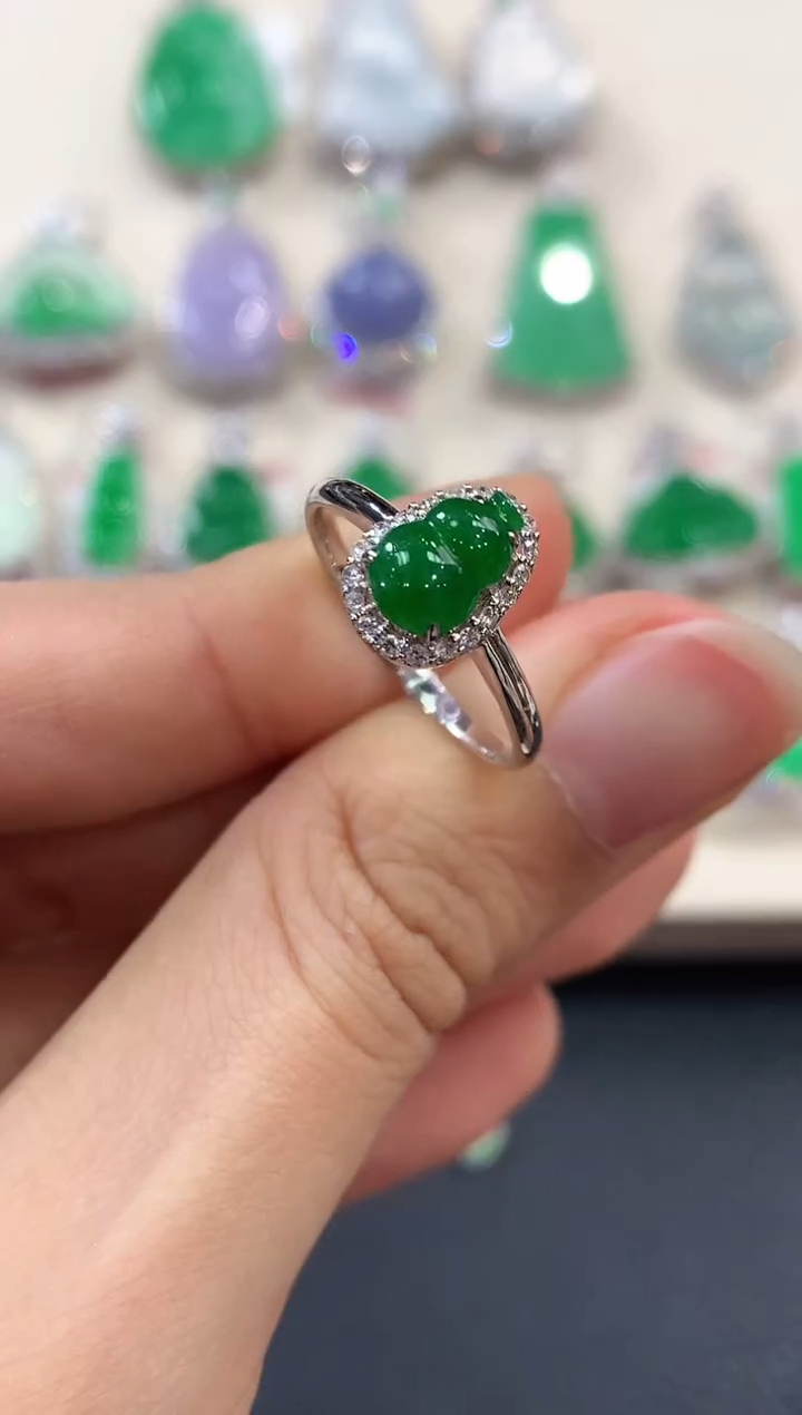 【闪购商品】翡翠戒指18K金镶嵌B86