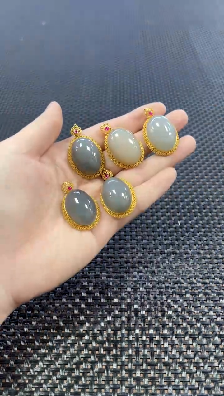 【闪购商品】和田玉吊坠18K金镶嵌一个（多样性发一件）