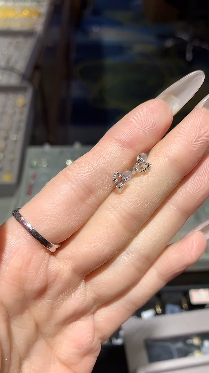 【闪购商品】钻石耳饰18K金镶嵌耳饰