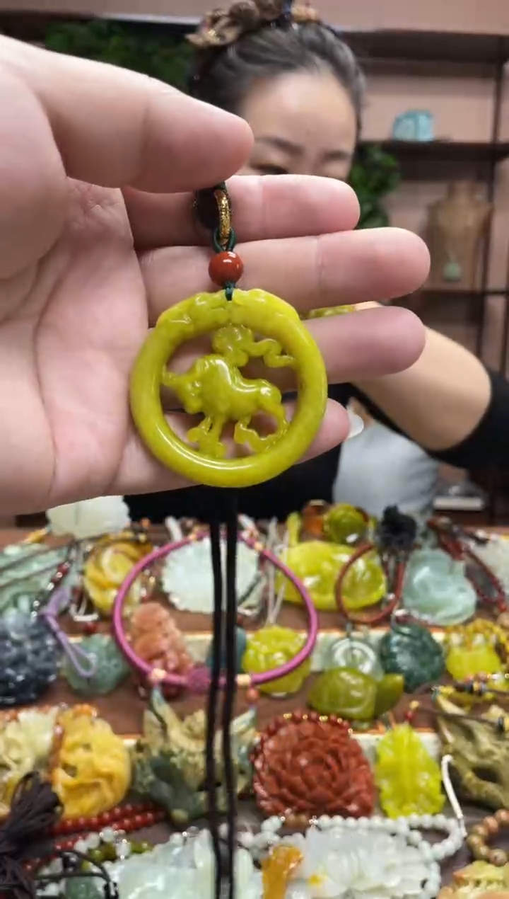 未镶嵌岫玉吊坠·