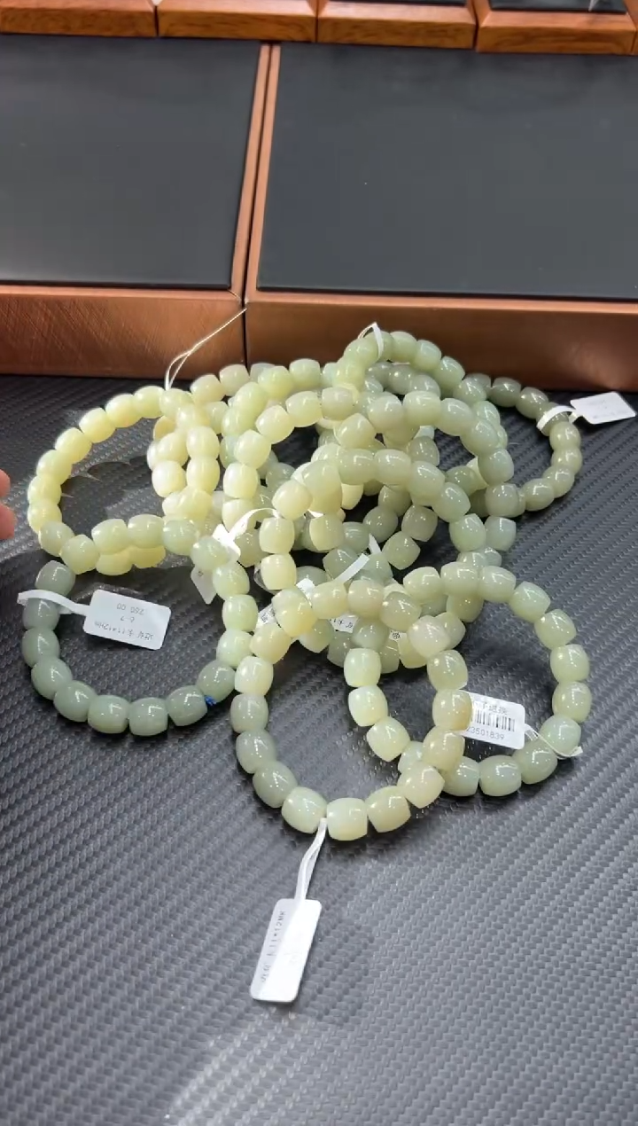 未镶嵌手串和田玉且末微色差近矿卡12多样性发货拍一发一K