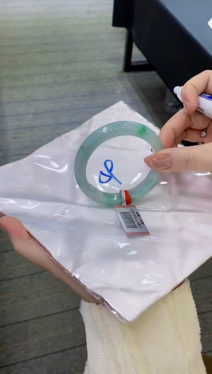 【闪购商品】翡翠手镯未镶嵌111111111111