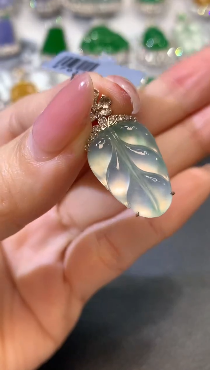 【闪购商品】翡翠吊坠(不含链)18K金镶嵌D13