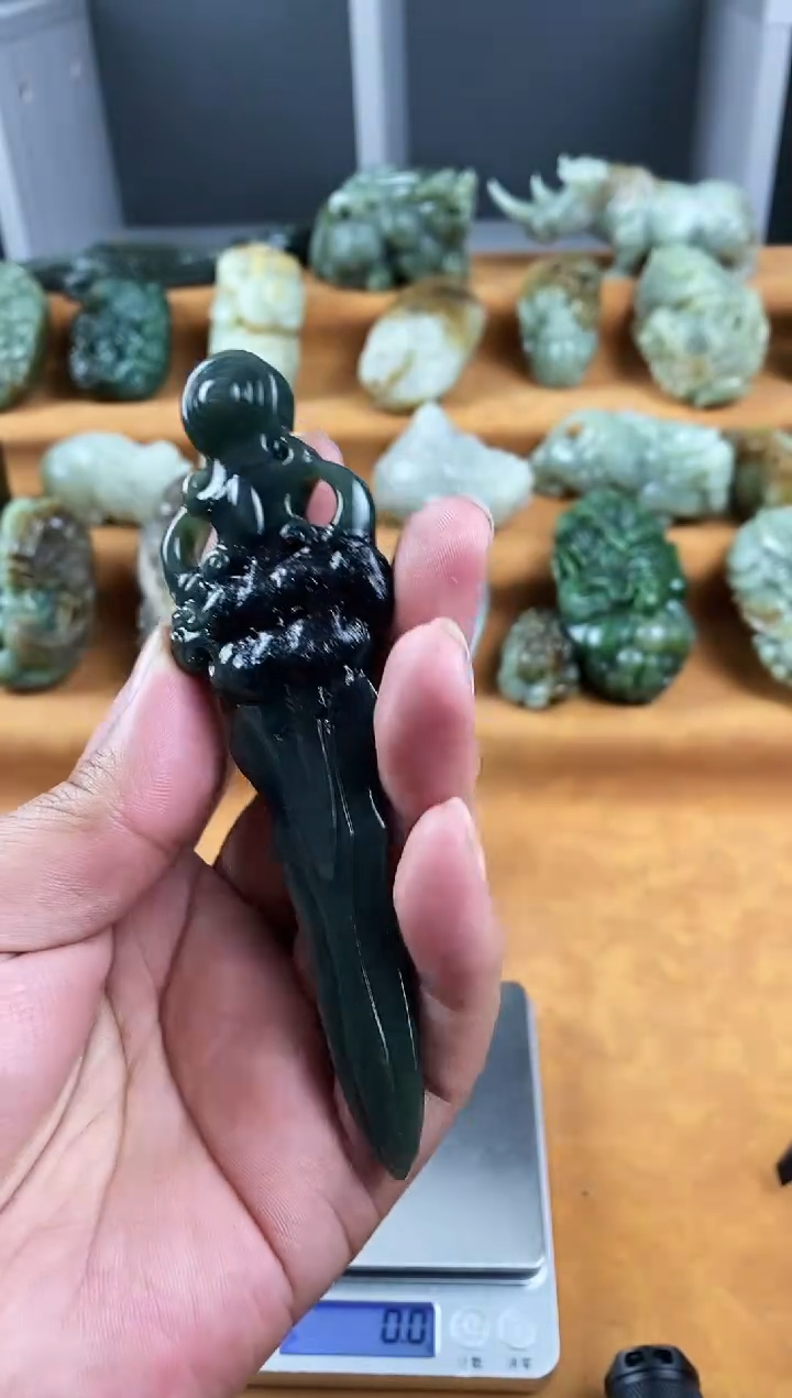 未镶嵌和田玉把件1