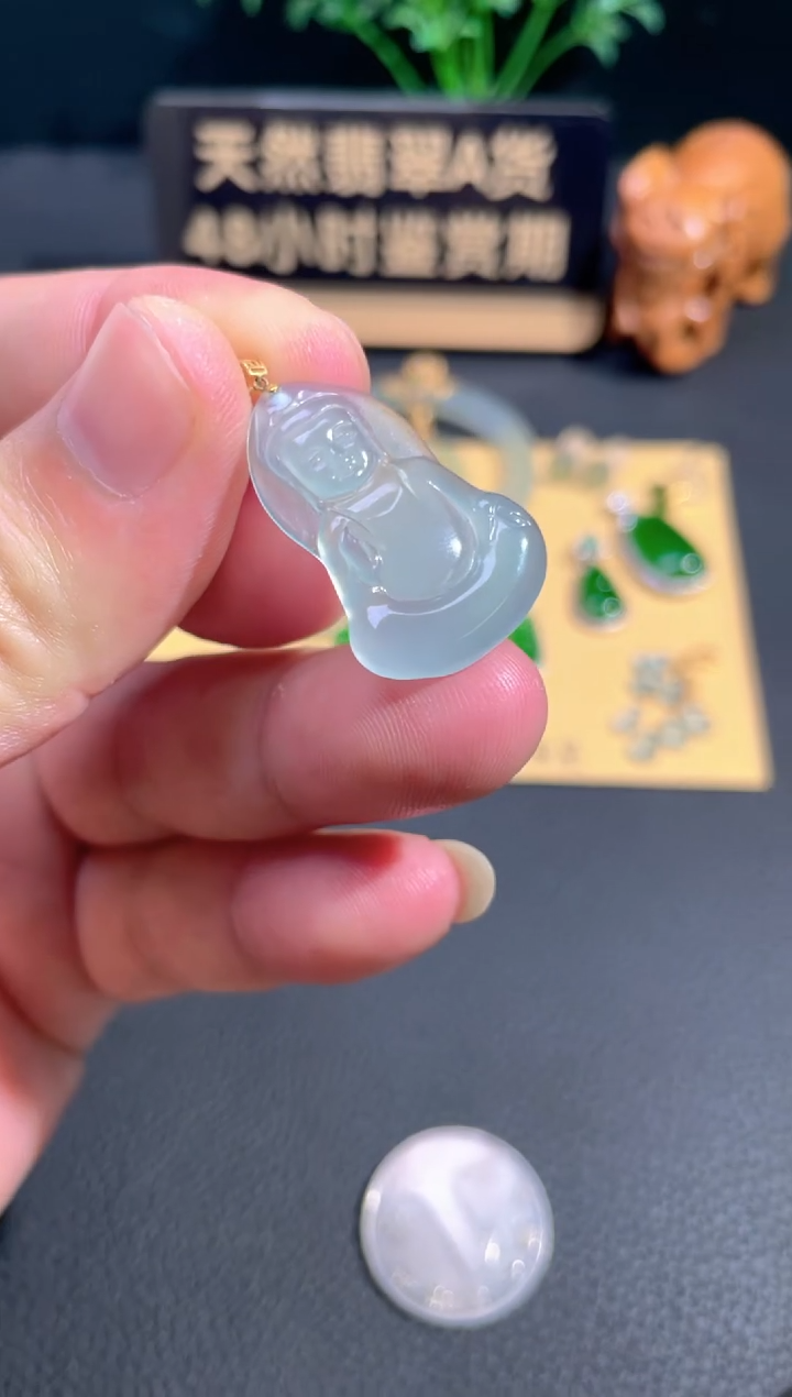 颈饰18K金镶嵌翡翠翡翠