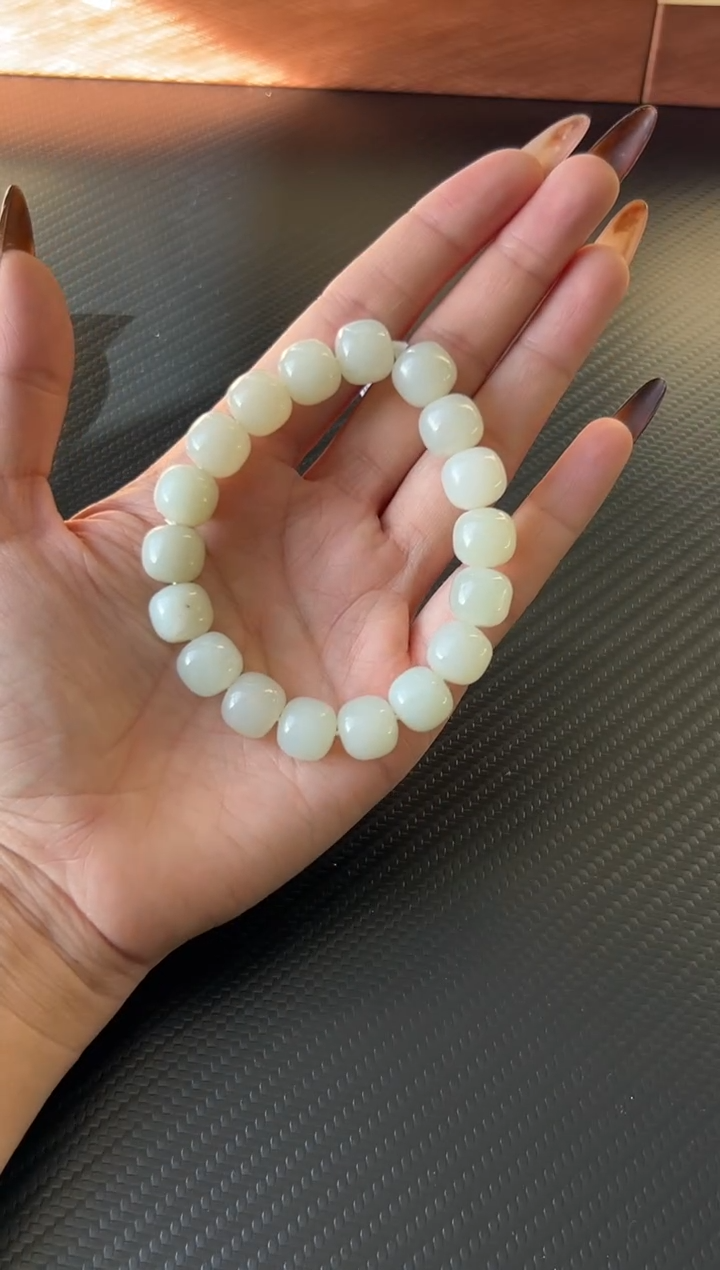 未镶嵌手串和田玉且末近矿微色差卡11*12M