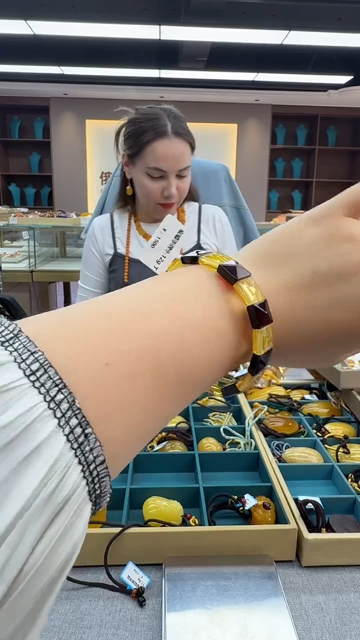 手链琥珀未镶嵌222秒拍号 假一罚三 