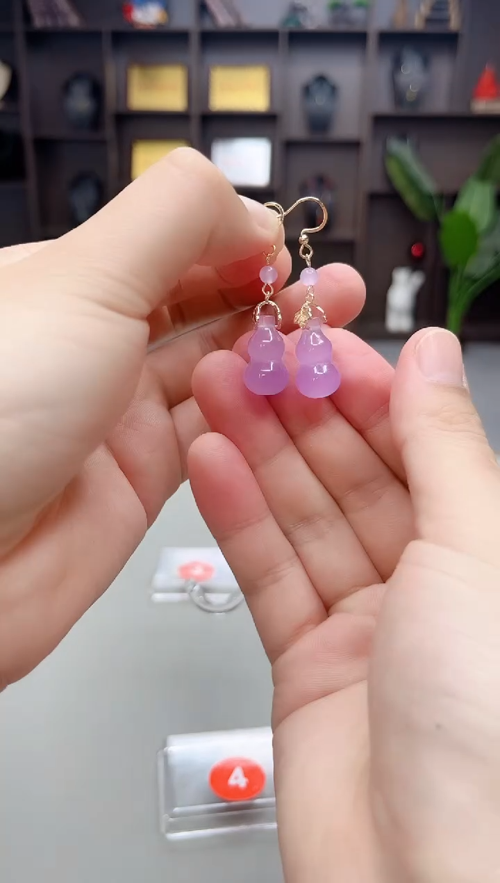 未镶嵌石英质玉（天山翠）耳钉236000