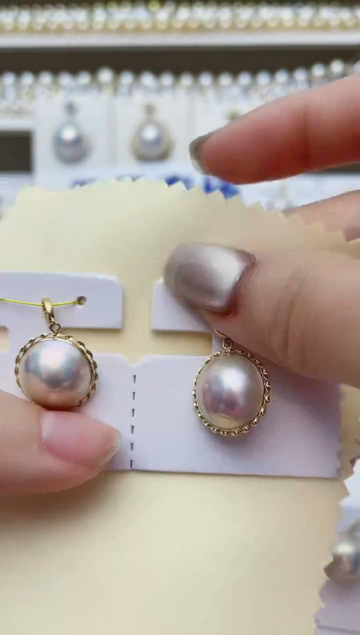 【闪购商品】拼合珍珠（马贝珠）颈饰18K金镶嵌A14商品多样性发其一