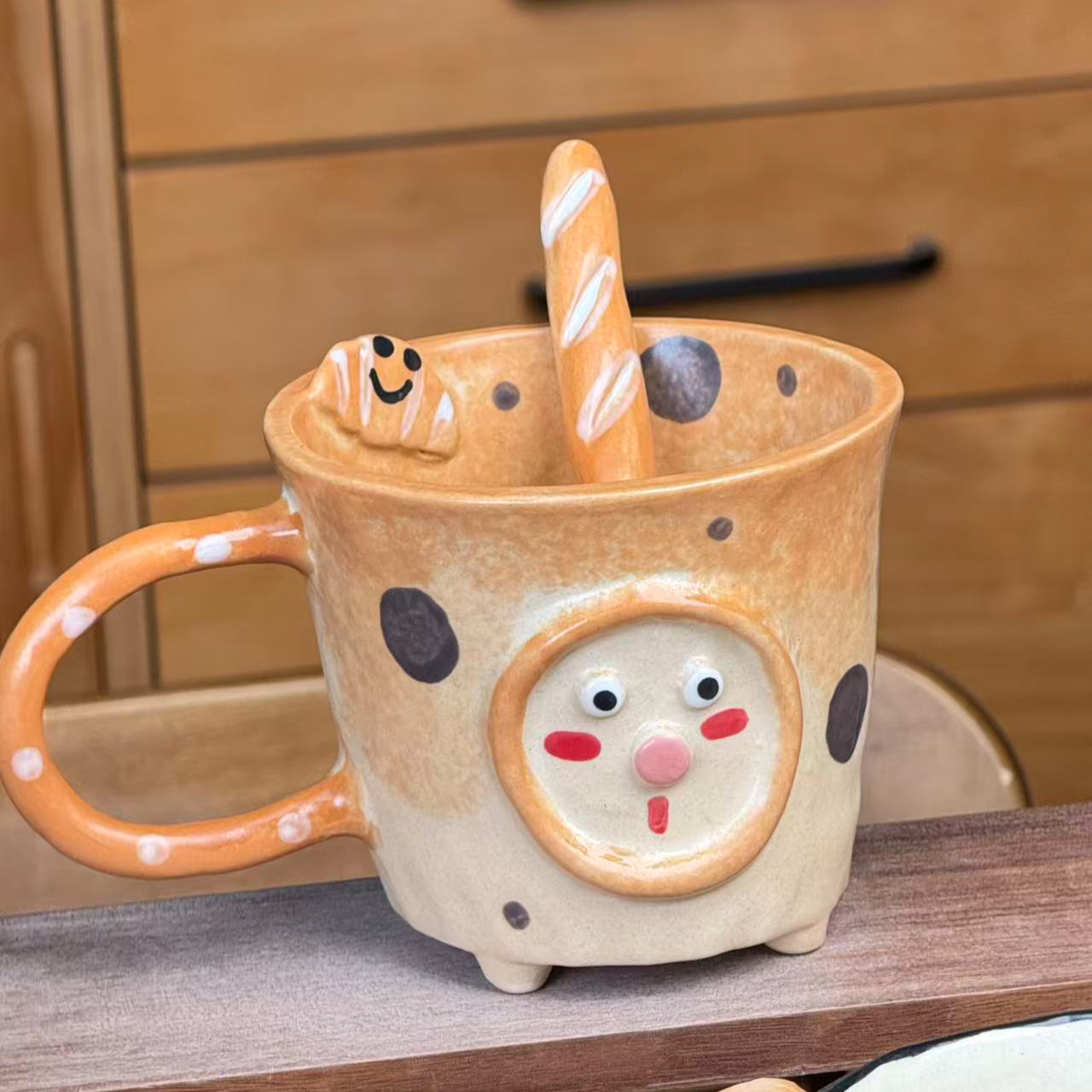 景德镇可爱设计师款陶瓷波点面包猪猪脸手捏可颂把手（带搅拌棒）