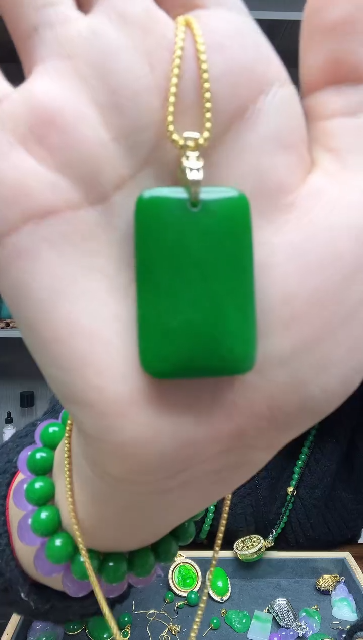 【闪购商品】翡翠吊坠(赠链)14K金镶嵌吊坠