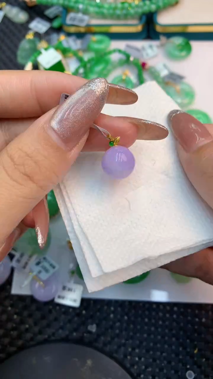 颈饰18K金镶嵌翡翠1