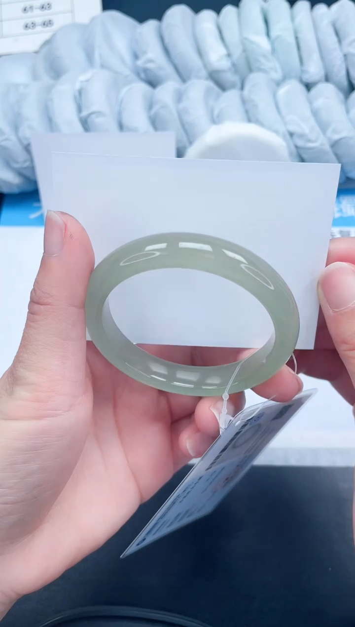 【闪购商品】石英质玉手镯未镶嵌18-57.5