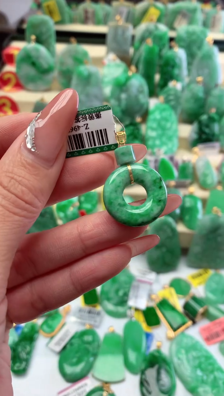 【闪购商品】翡翠吊坠(不含链)18K金镶嵌挂件