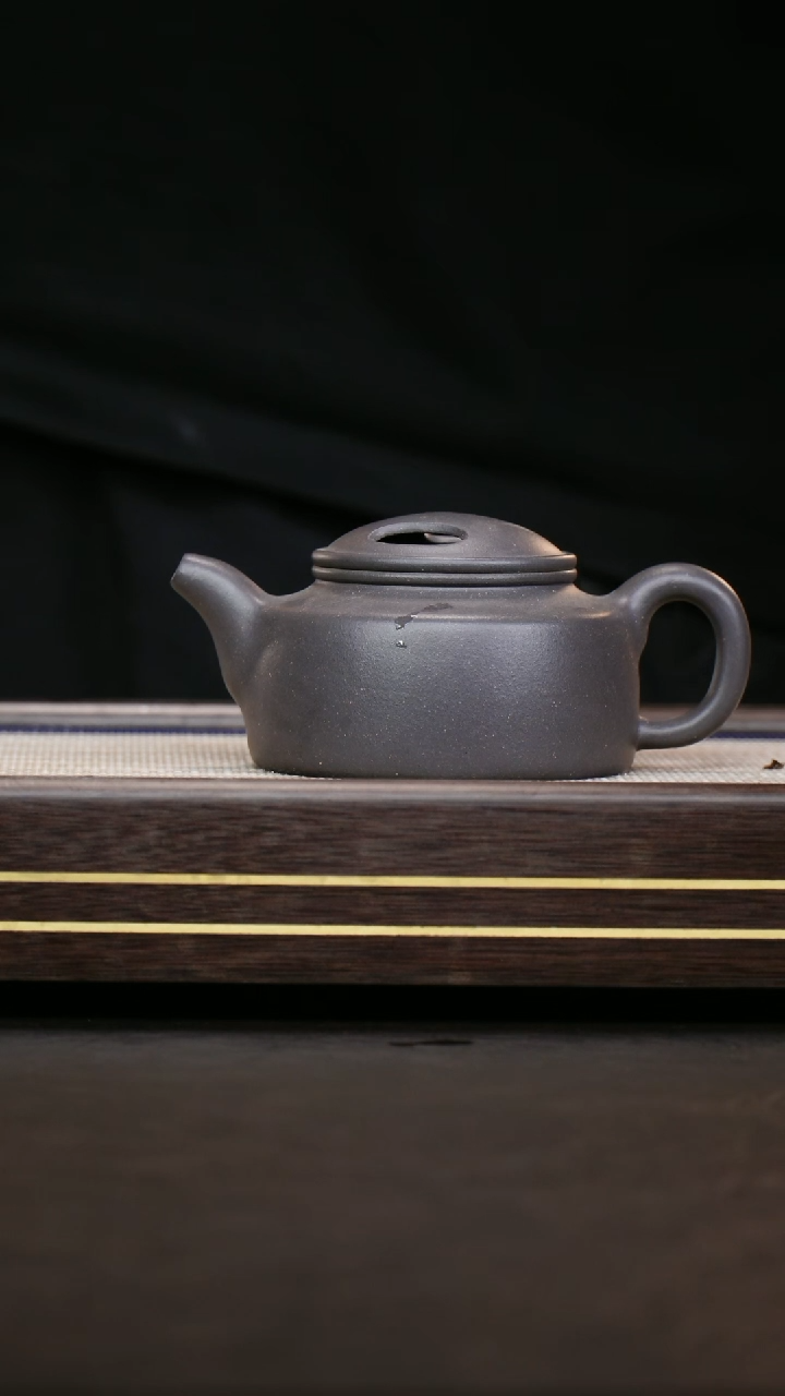 茶壶紫砂天青泥  牛盖莲子