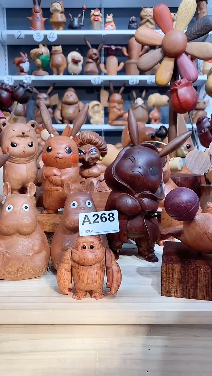 【闪购商品】木木雕摆件可爱卡通