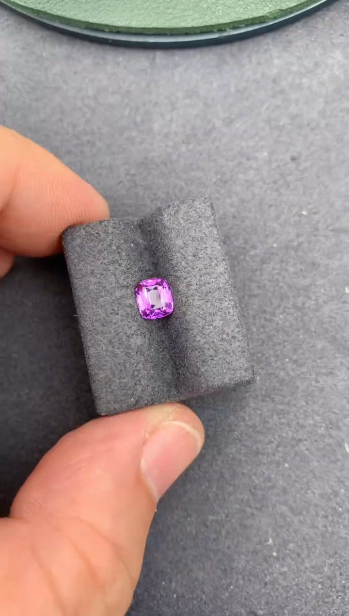 【闪购商品】蓝宝石裸石未镶嵌1ct 无烧紫蓝宝枕形