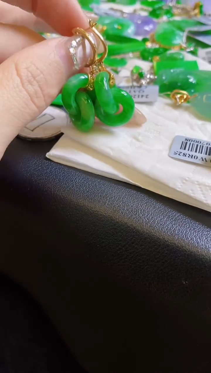 【闪购商品】翡翠颈饰18K金镶嵌耳饰