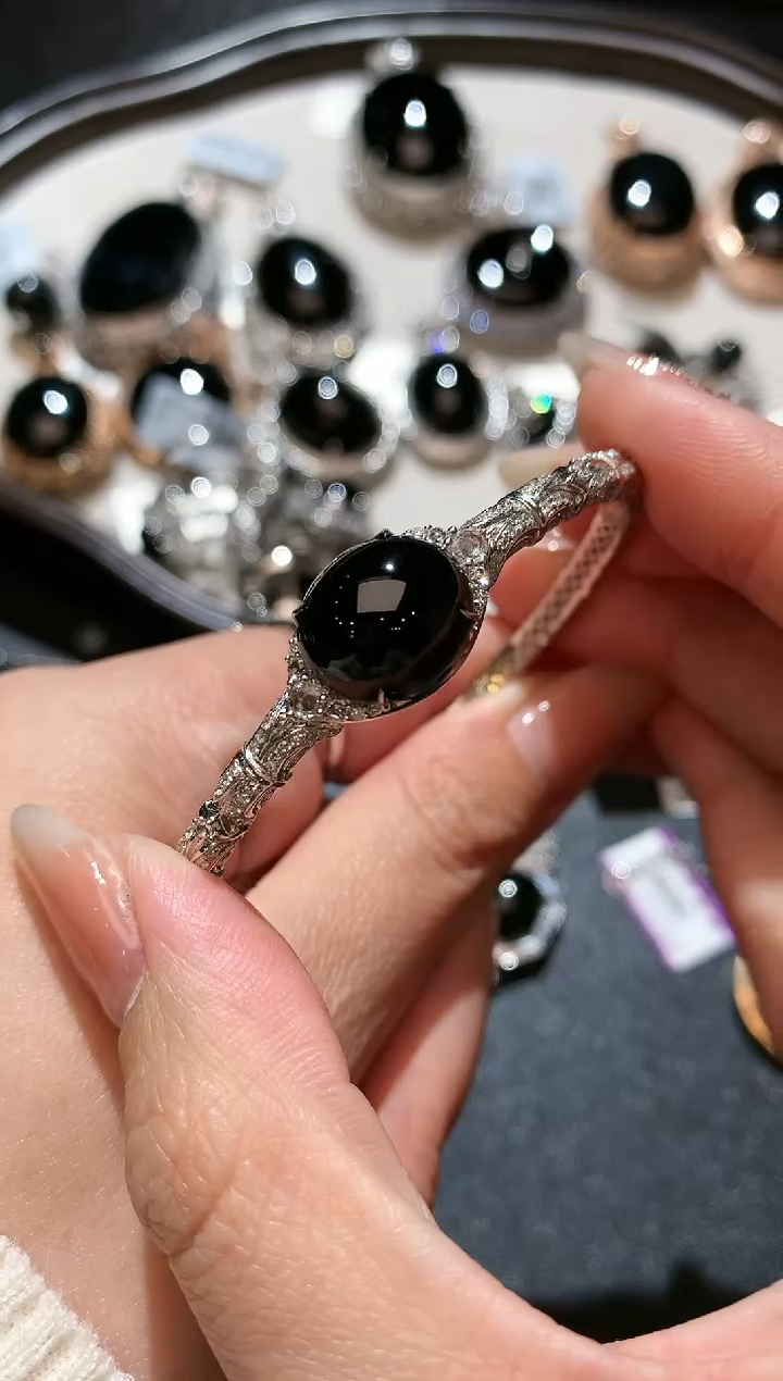 【闪购商品】翡翠手镯18K金镶嵌150-手镯