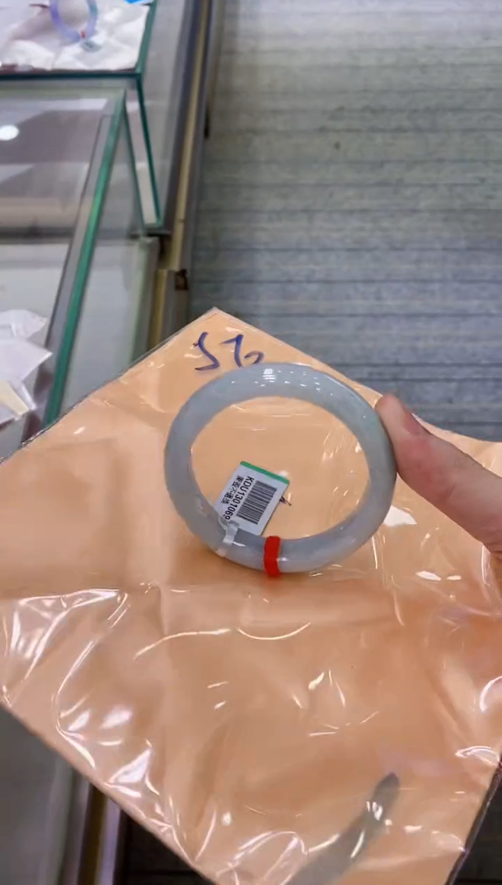 【闪购商品】翡翠手镯未镶嵌              